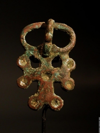 Early Christian bronze cross (-a buckle)